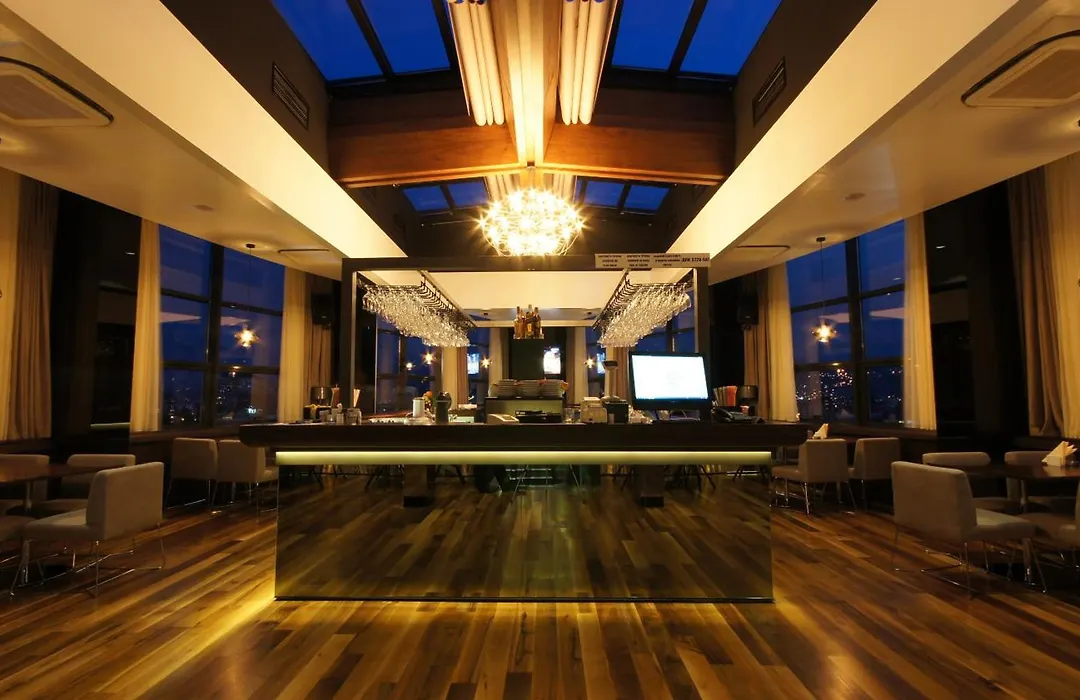 Hotel Russia-1